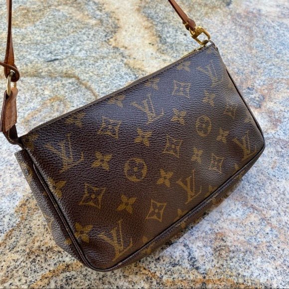 SOLD Louis Vuitton Monogram Pochette Accessoires SD0052 - Picture 3 of 16
